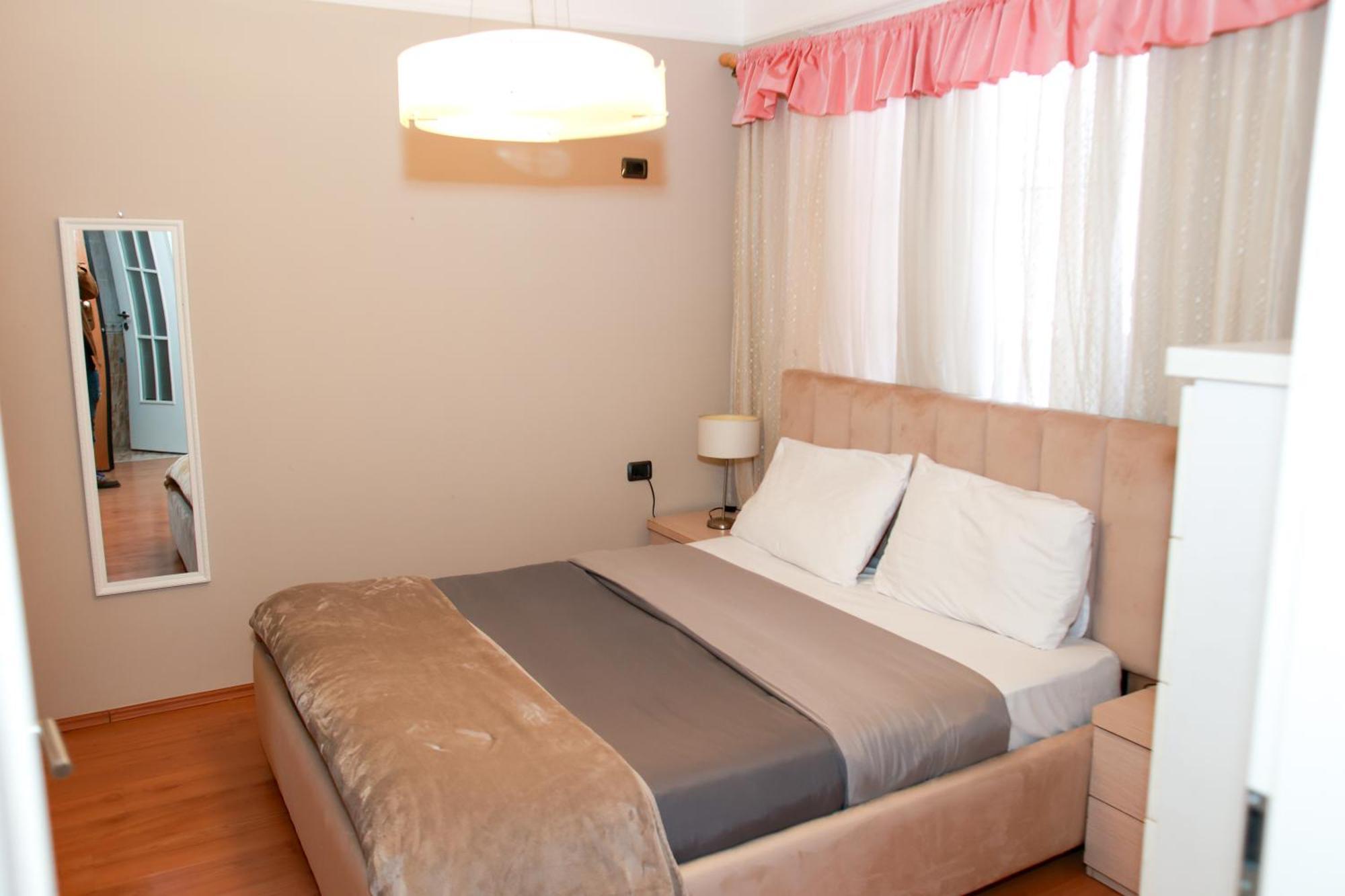 Cherry Apartment Tirana Eksteriør billede